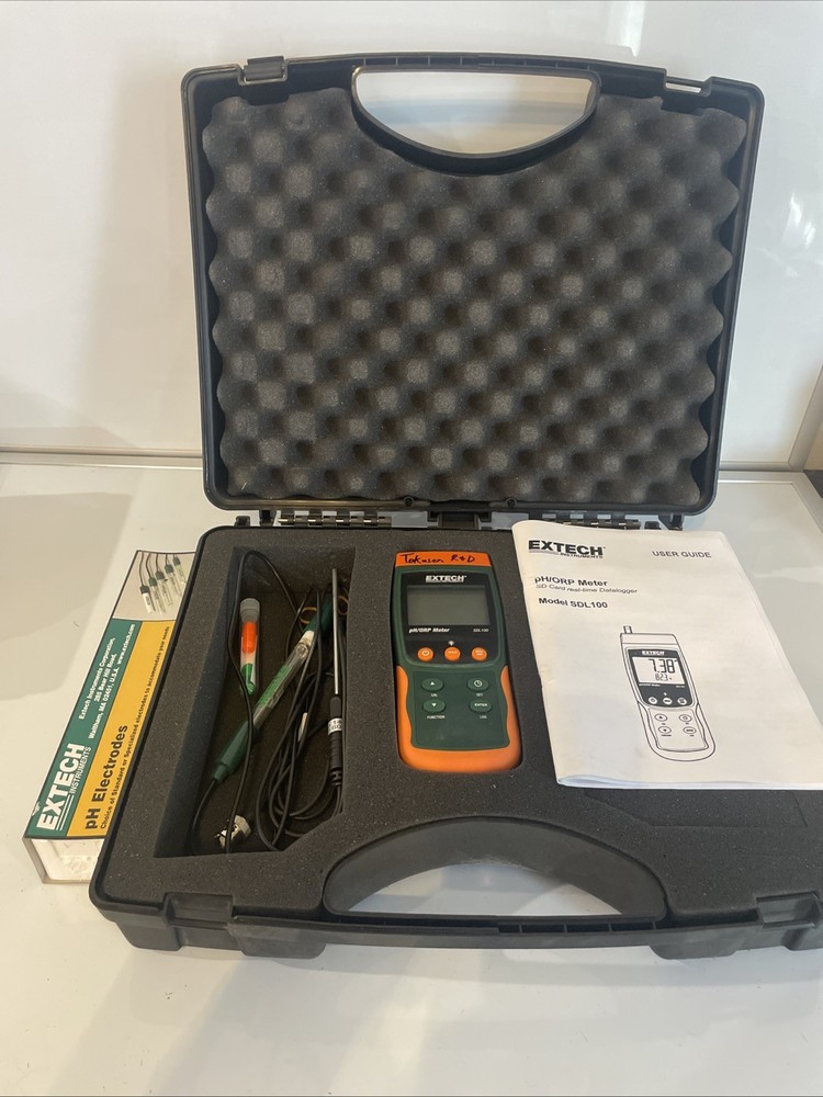 Extech SDL100: PH/ORP Meter SD Logger Kit