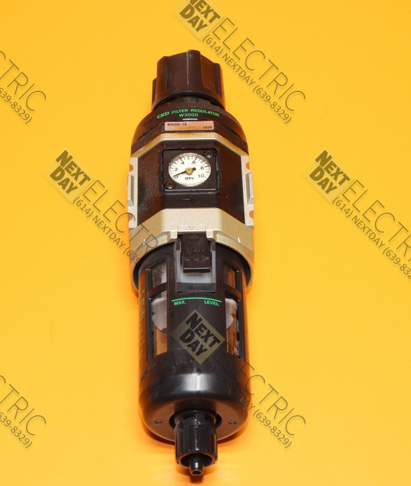CKD, W3000-10, Filter Regulator w B320 Mount Bracket Pneumatic Air