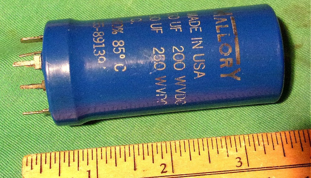 Mallory 600uF-30uF/200VDC-250VDC Can Electrolytic NOS