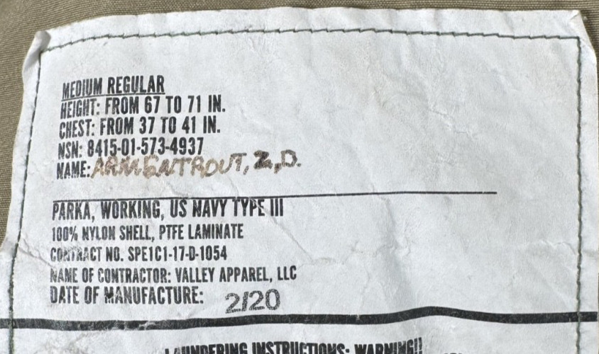 US Navy NWU Type III AOR2 Gore-Tex Parka Jacket Size Medium Regular