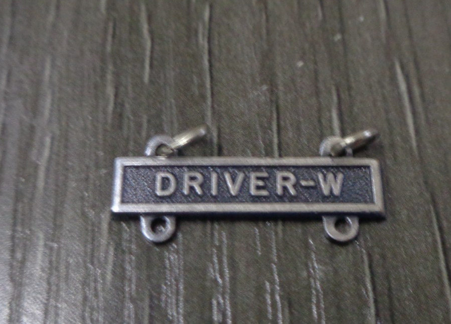 US Army Basic Qualification Driver Badge DRIVER-W Bar NEW WITH OUT TAG