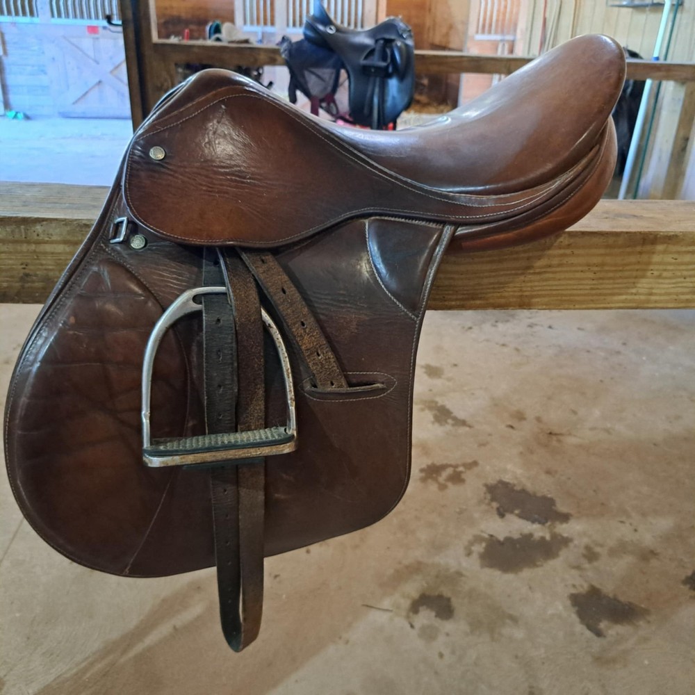 Crosby Olympia 17.5" A/P Saddle