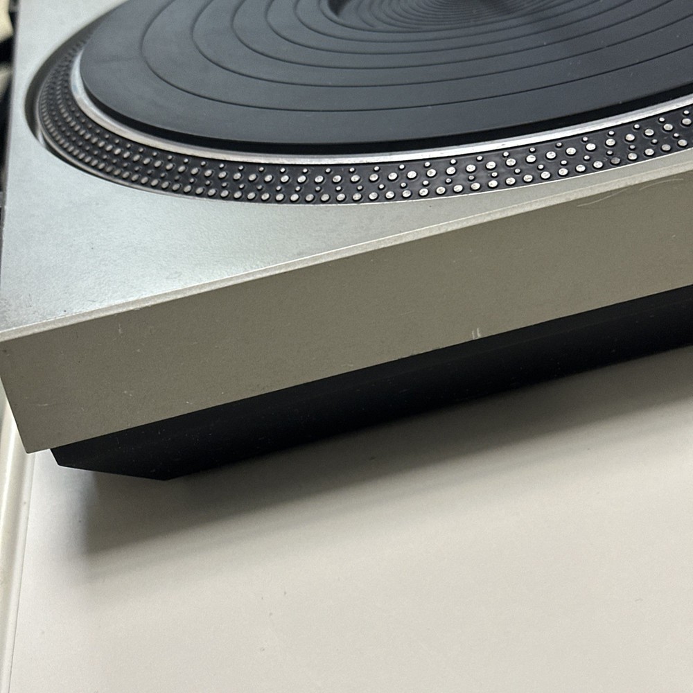 Vintage Technics SL-1650 Direct Drive Automatic Turntable Stacking Spindle READ