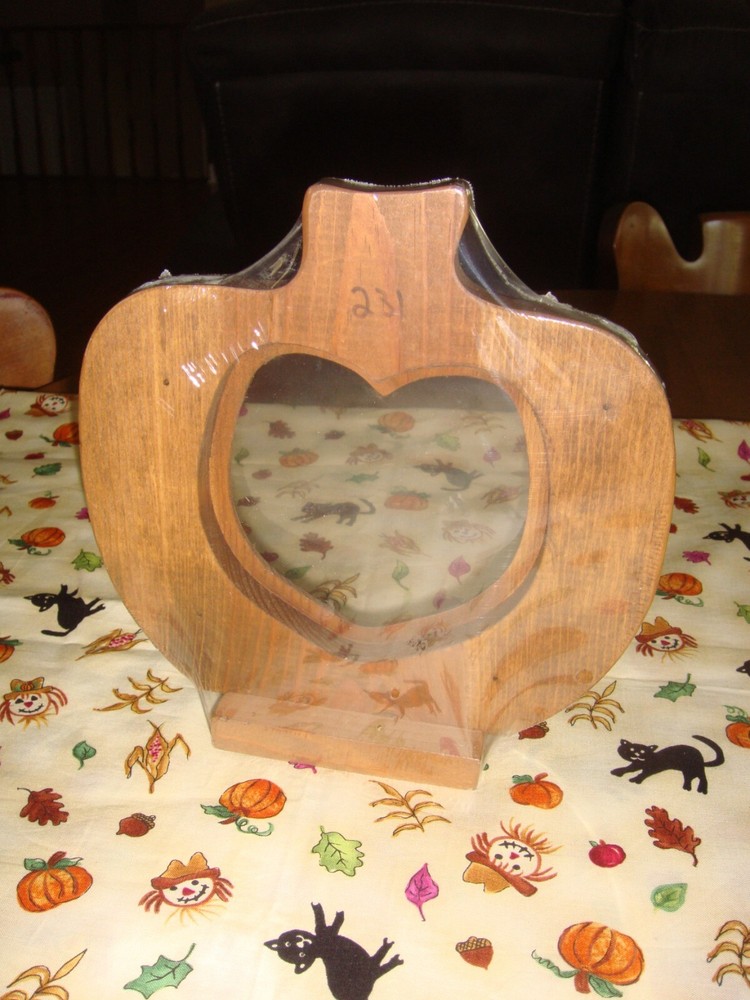Frame Pumpkin Shape Wood Frame