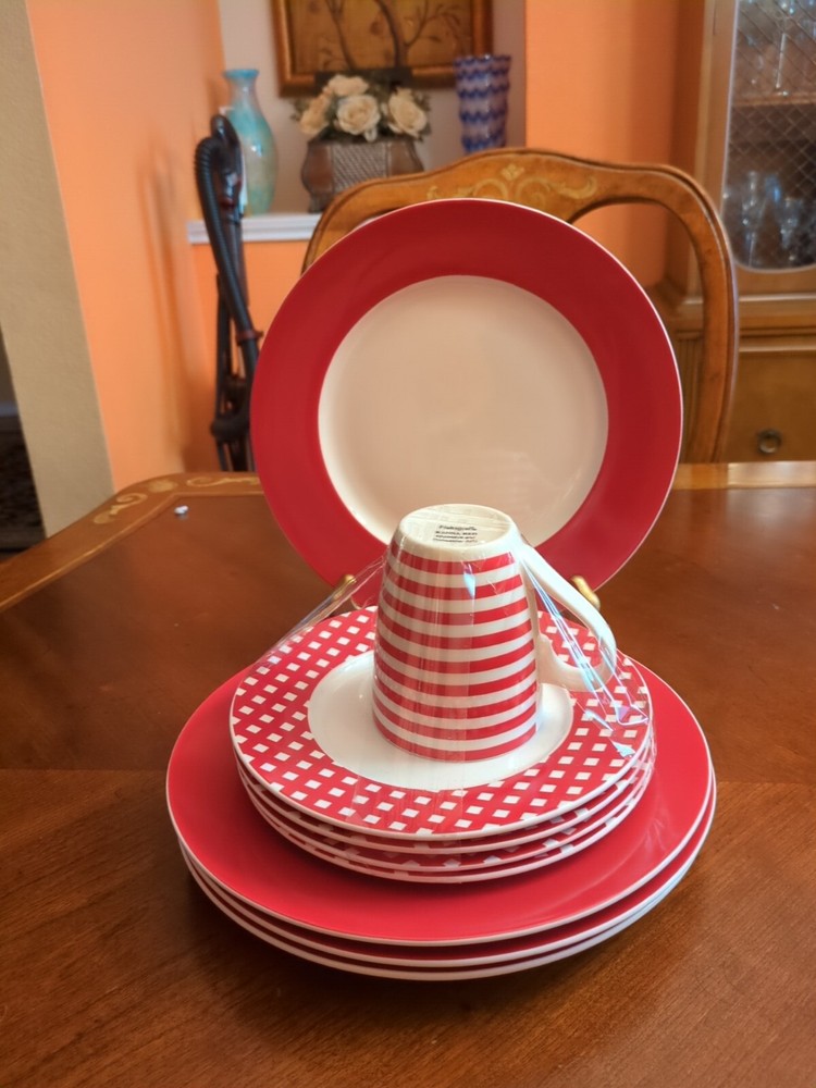 Pfaltzgraff Kenna Red 9 Piece Porcelain Dinnerware Set