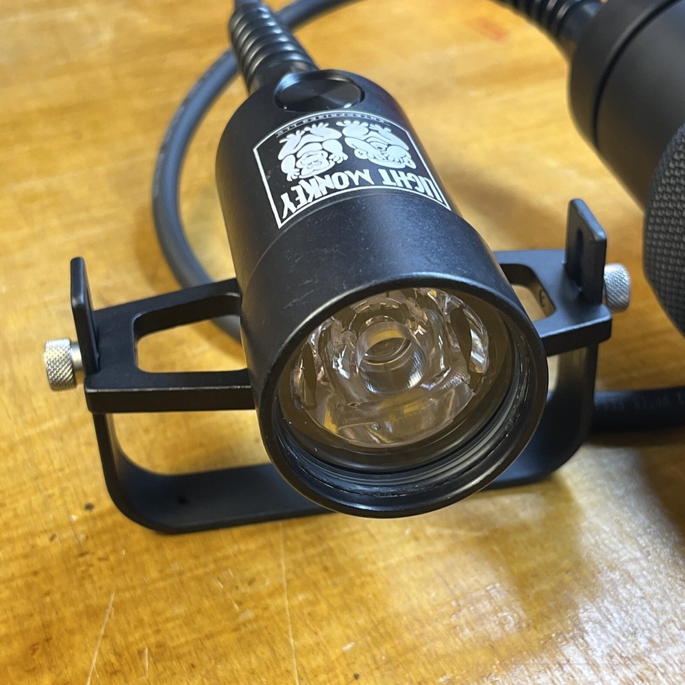 LIGHT MONKEY 20 Watt Variable LED Primary with 10 Amp Battery - 10.110.920