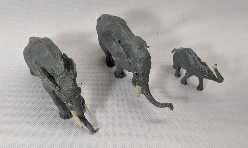 HO Scale Merten # 748 AFRICAN ELEPHANT FAMILY