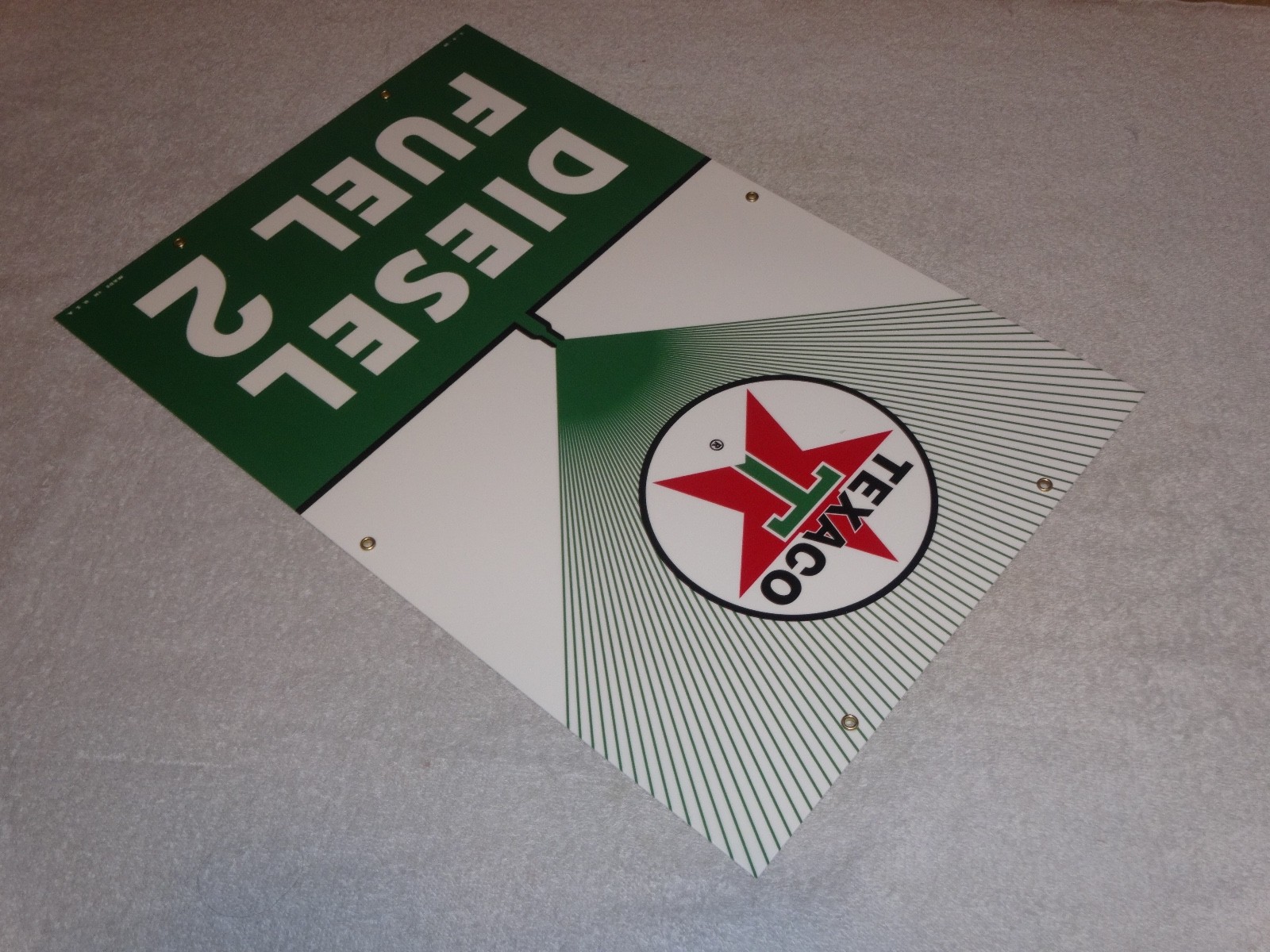 VINTAGE TEXACO DIESEL FUEL 2 GREEN SPRAYER 18" PORCELAIN METAL GASOLINE OIL SIGN