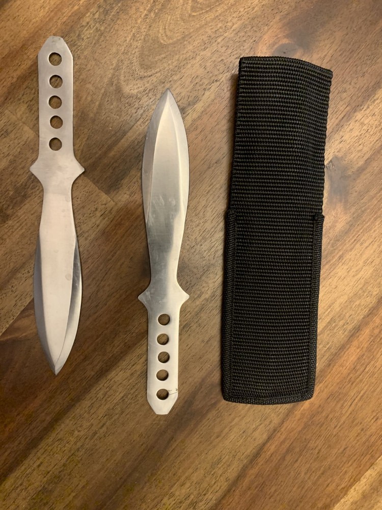Throwing knives - a pair