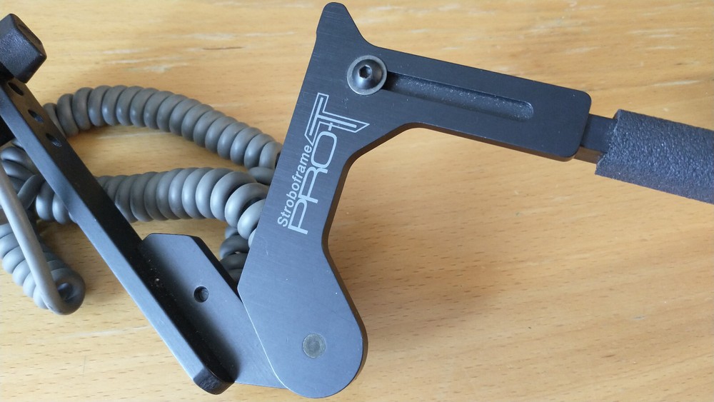 STROBOFRAME PRO-T Rotating Flash Bracket #310-810 + Nikon AF SC-17 ext sync cord