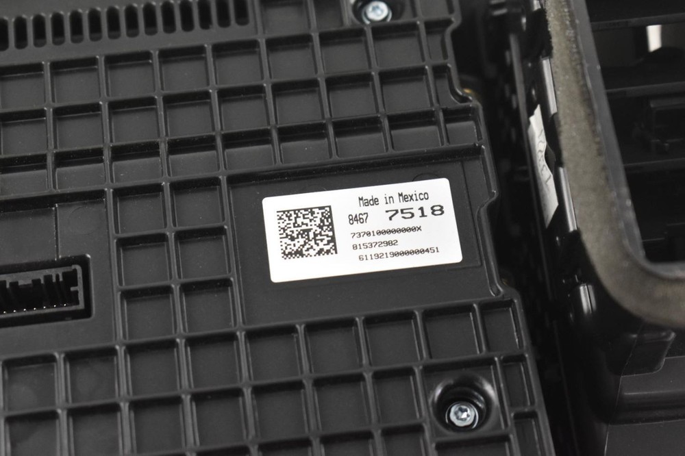 2020 GMC Terrain Control Panel Screen 8 Used, Reprogramming Needed