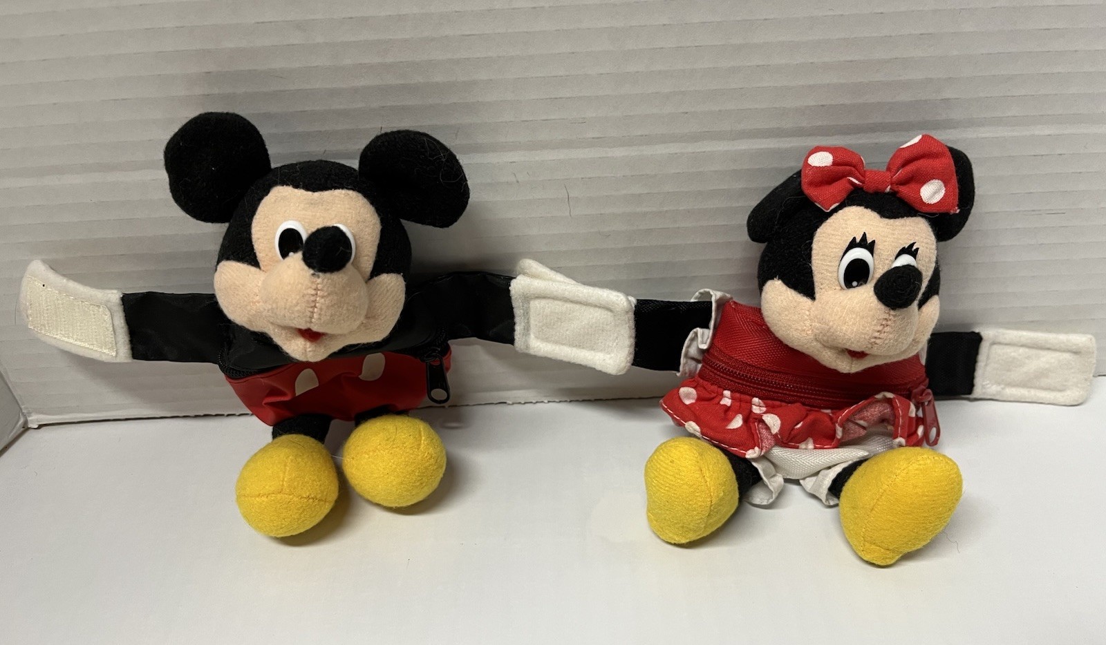 Disney Mickey & Minnie Plush Wrist Zippered Coin Purse Set D7
