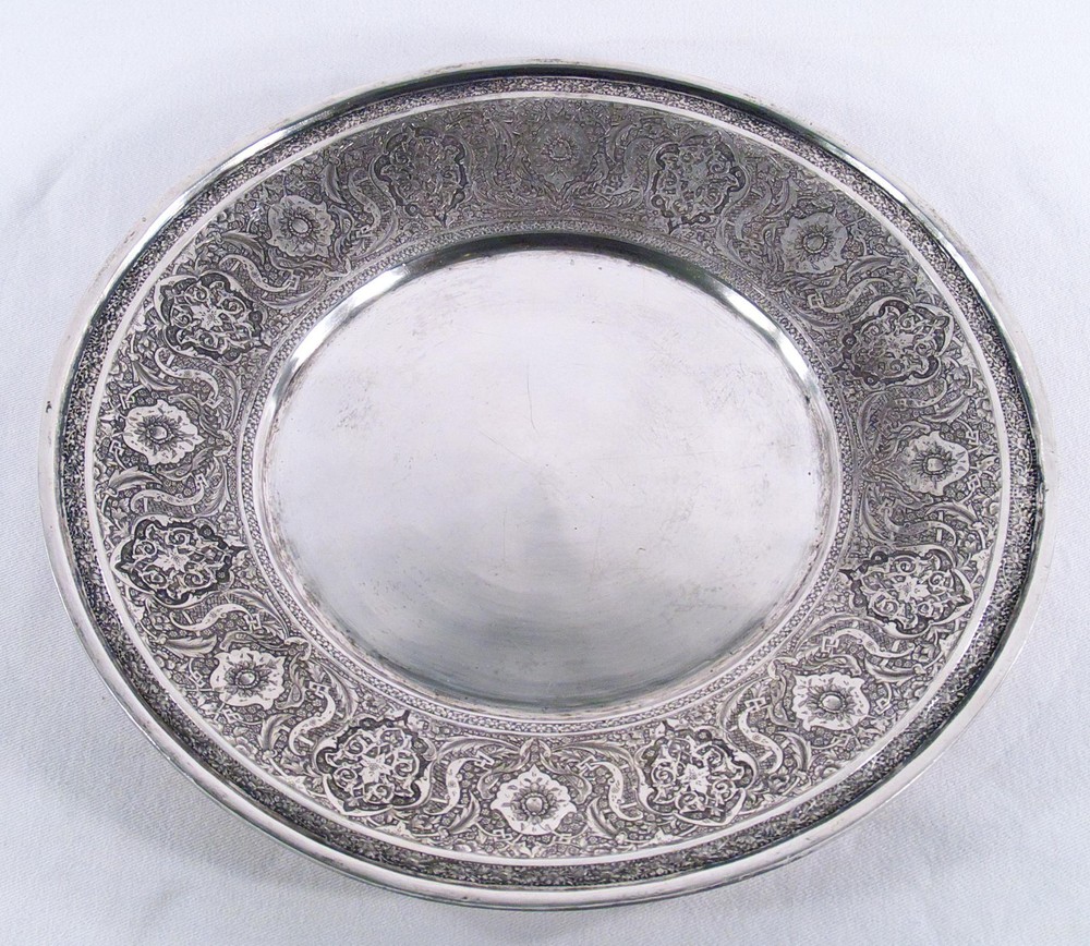 LARGE ANTIQUE PERSIAN ENGRAVED SOLID SILVER TRAY CHARGER PLATE