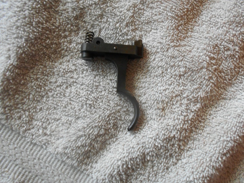 Peruvian Venezuelan model 1935 mauser original complete trigger w rollpin spring