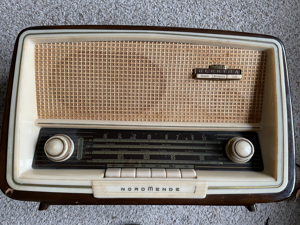 Nordmende Sterling Elektra E138 Wood Tube Radio, BC Shortwave...not working.