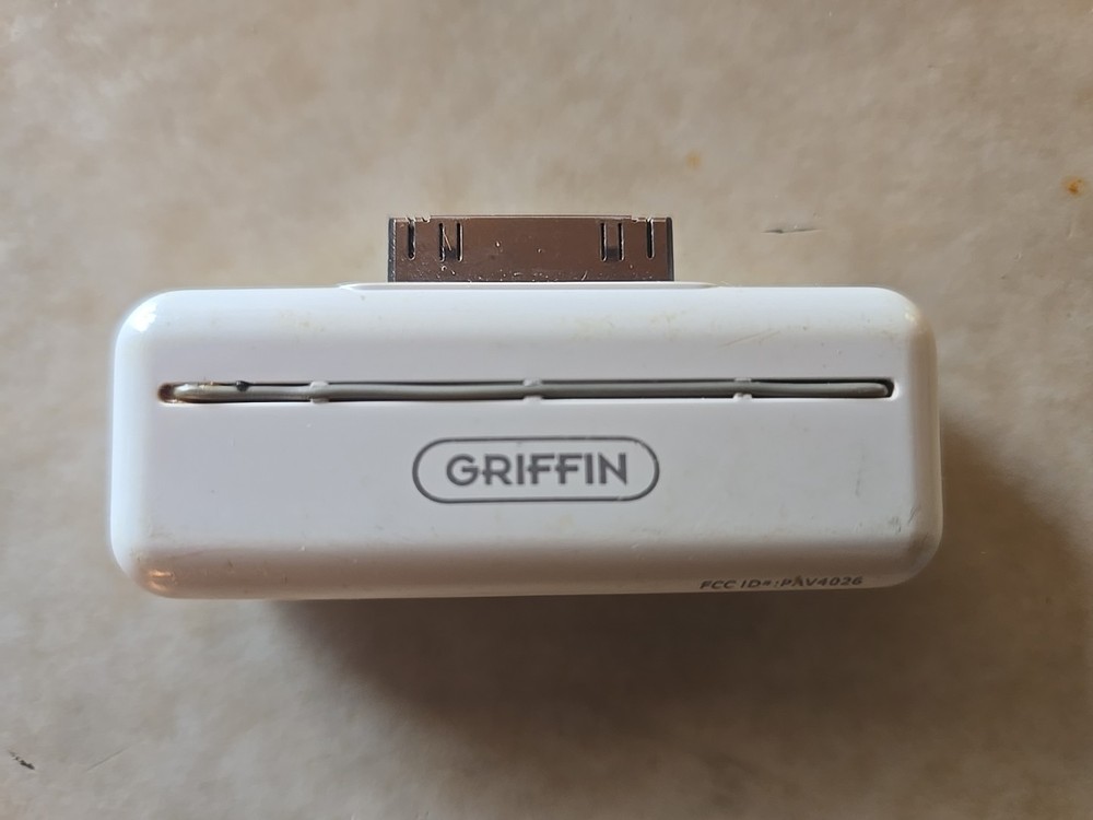 Vintage Griffin iTrip FM Transmitter for Apple iPod Classic 30-Pin Dock White...