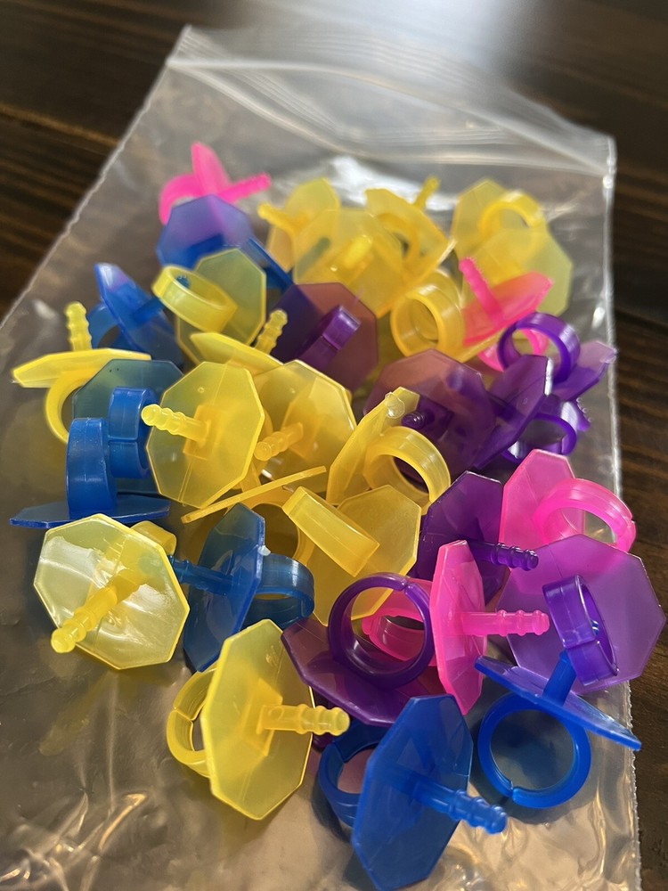 Plastic ring pop ring bases (50 ct.) for homemade ringpops