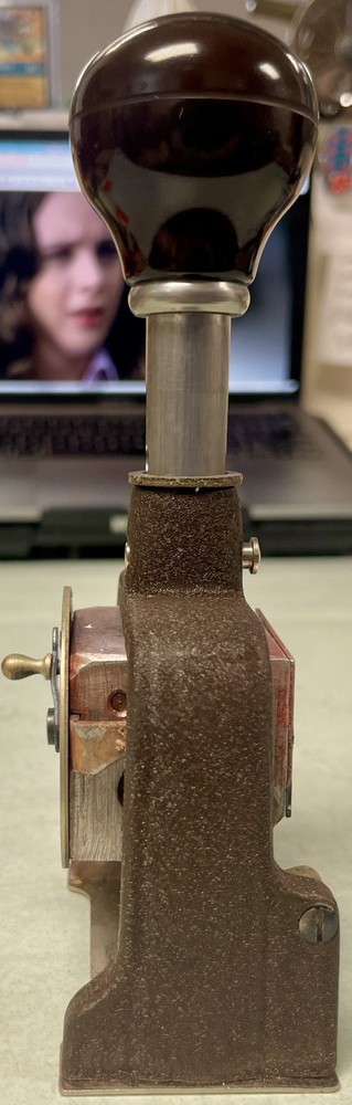Bates Five Movement Numbering Machine: sequential stamp device six wheel style E