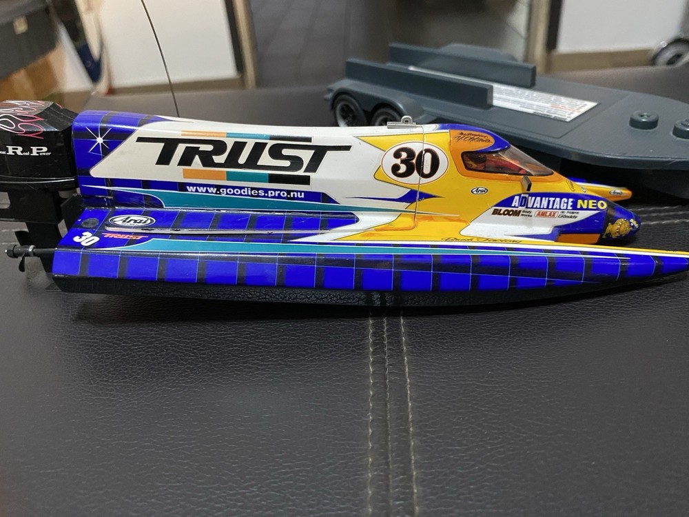 Kyosho Mini-Z Formula Boat