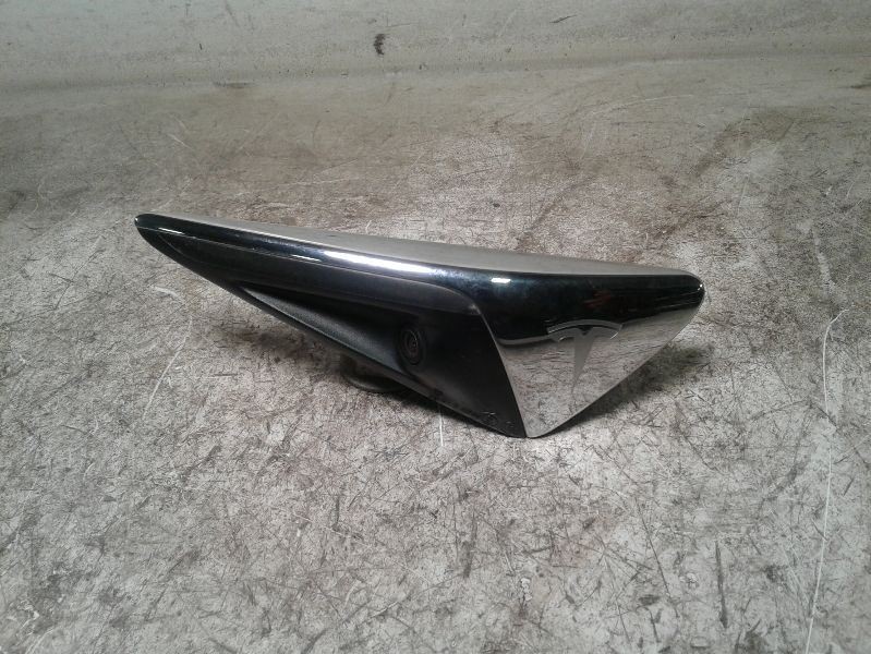 TESLA 3   2019 Camera/Projector 2111343