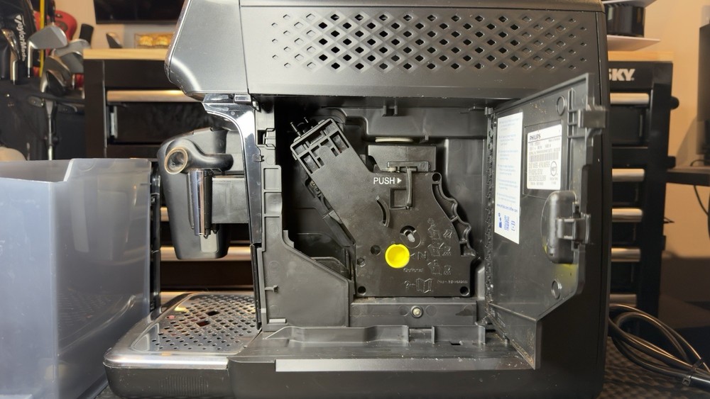 Philips 3200 Series Fully Automatic Espresso Machine w/ LatteGo Black WORKING