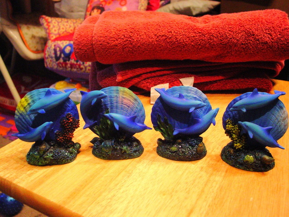 DOLPHINS WITH SHELL SET (SET OF 4)