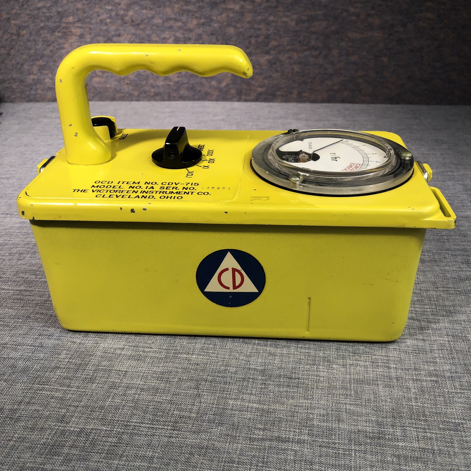 Victoreen CDV-715 Civil Defense Radiation Survey Meter Cold War Fallout Shelter