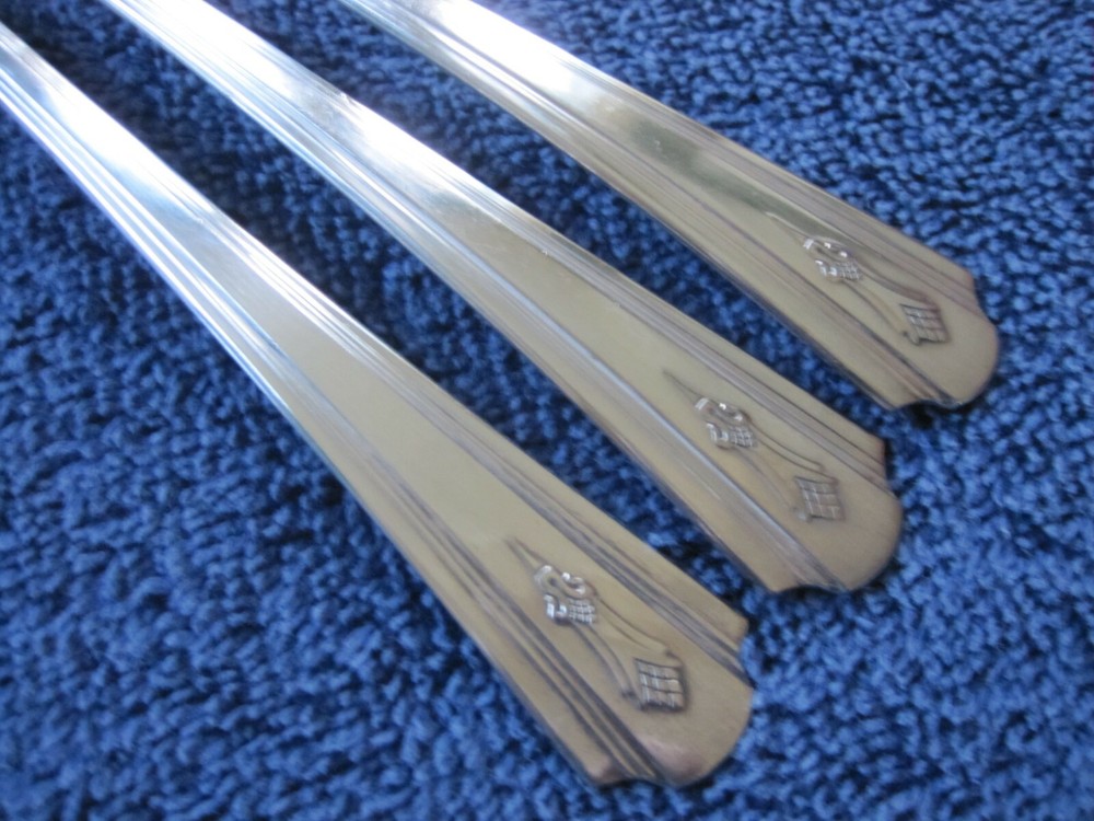 CHARMION 1933 26pc 8 Pl Peerless Oneida Art Deco Silverplate Flatware Basic Set