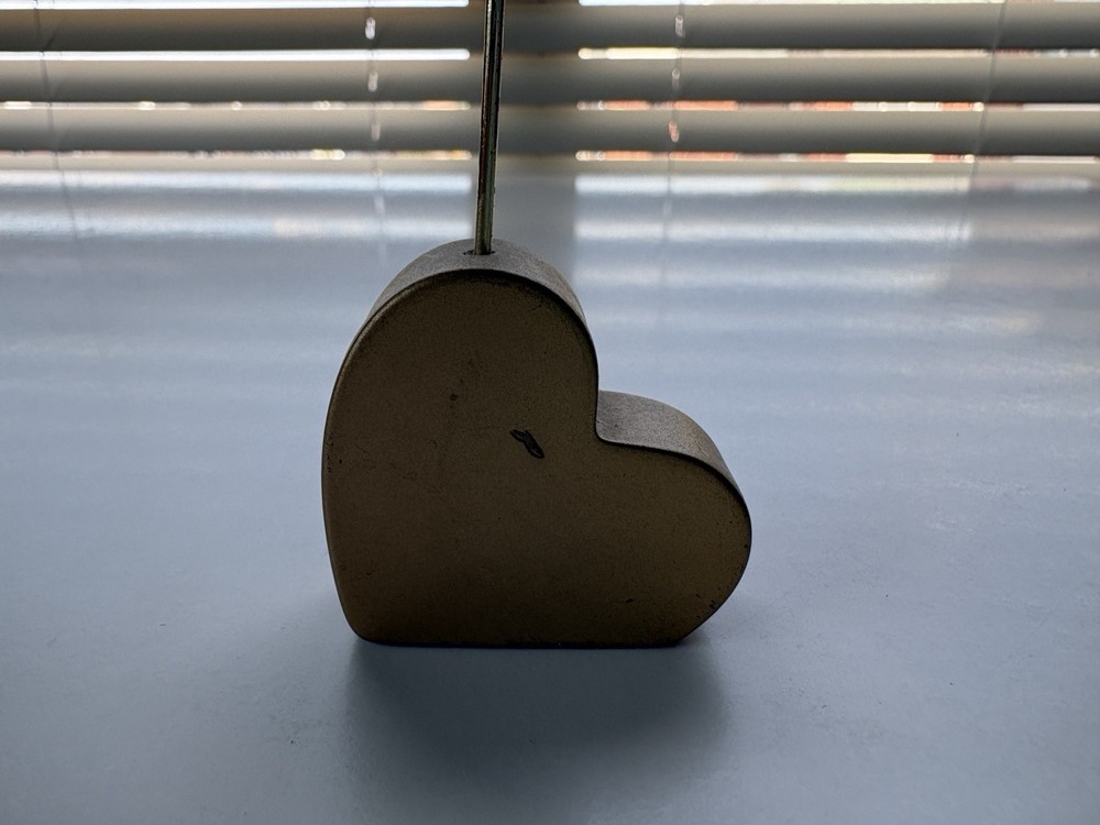 Decorative Heart Shaped Note Holder