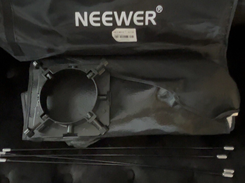 Neewer 9778 Soft Box Reflector / Diffuser 50x70cm