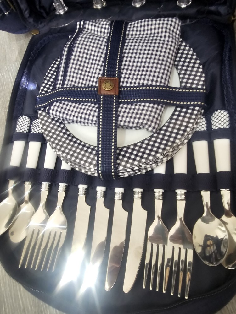 The Shores Back Pack With Utensils