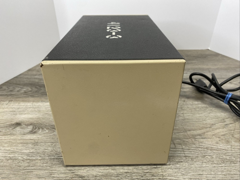 B & K Precision Solid State Model E 200D RF Signal Generator E-200D Powers On