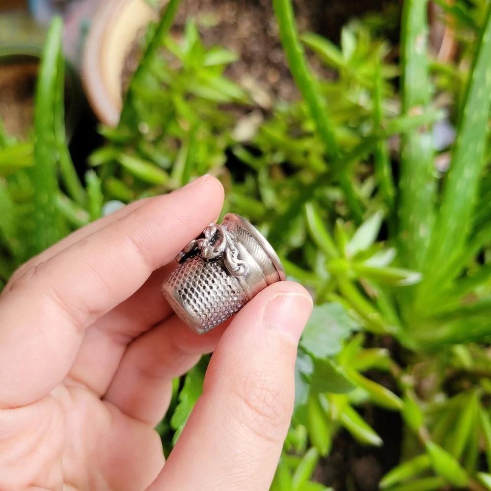 Vintage Ornate Silver Scroll Thimble