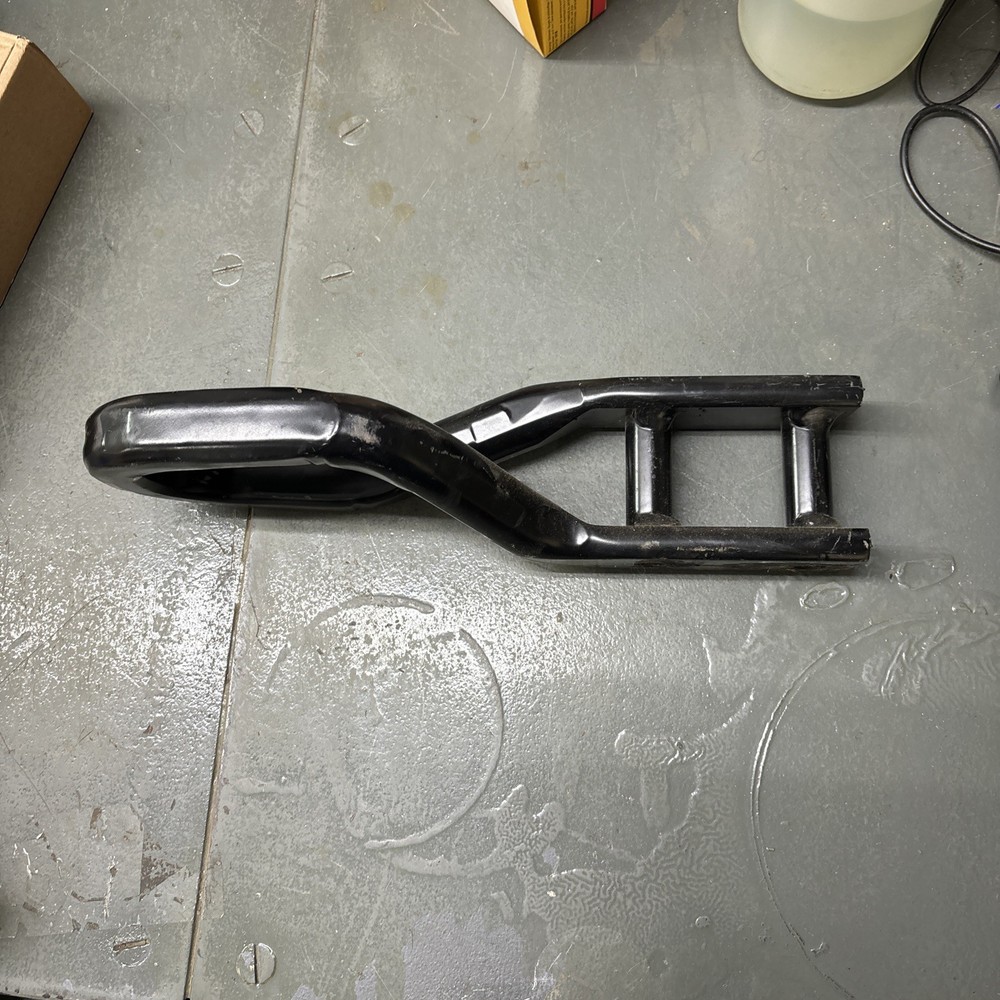 GM GMC Front Tow Hook, 5686