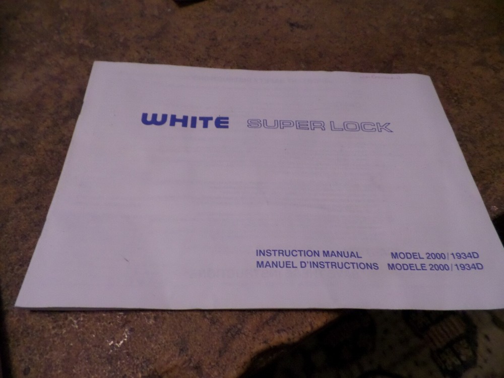 White Superlock Electronic model 1934D Serger Sewing Machine MINT w/ XTRAS!