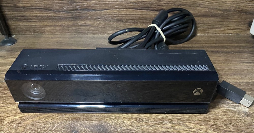 Microsoft Xbox One Kinect Wired Motion Sensor Black Model 1520 Not Powering On