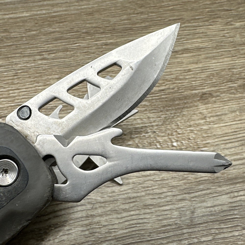 Gerber Radius Multi Tool Ergonomic 8 tool Pliers Knife Screwdriver Multitool