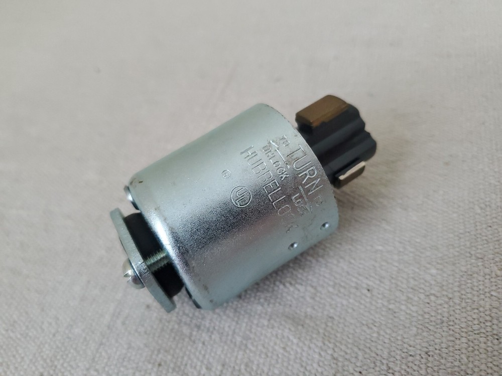 Hubbellock HBL23034 PLUG 20A 125V
