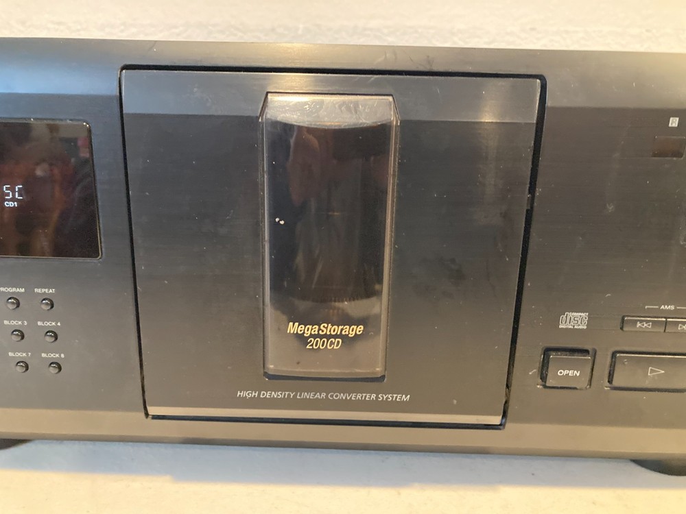 Sony CDP-CX225 Mega Storage 200-Disc CD Changer Player