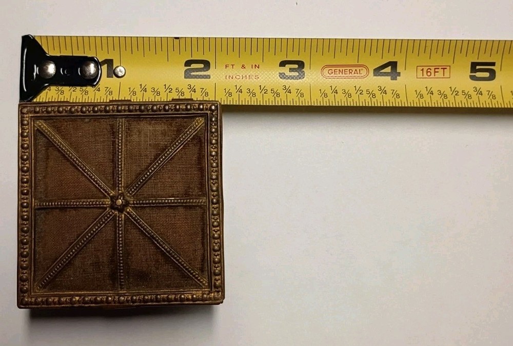 Antique W. Avery & Son Redditch Queens Footstool Needle Case