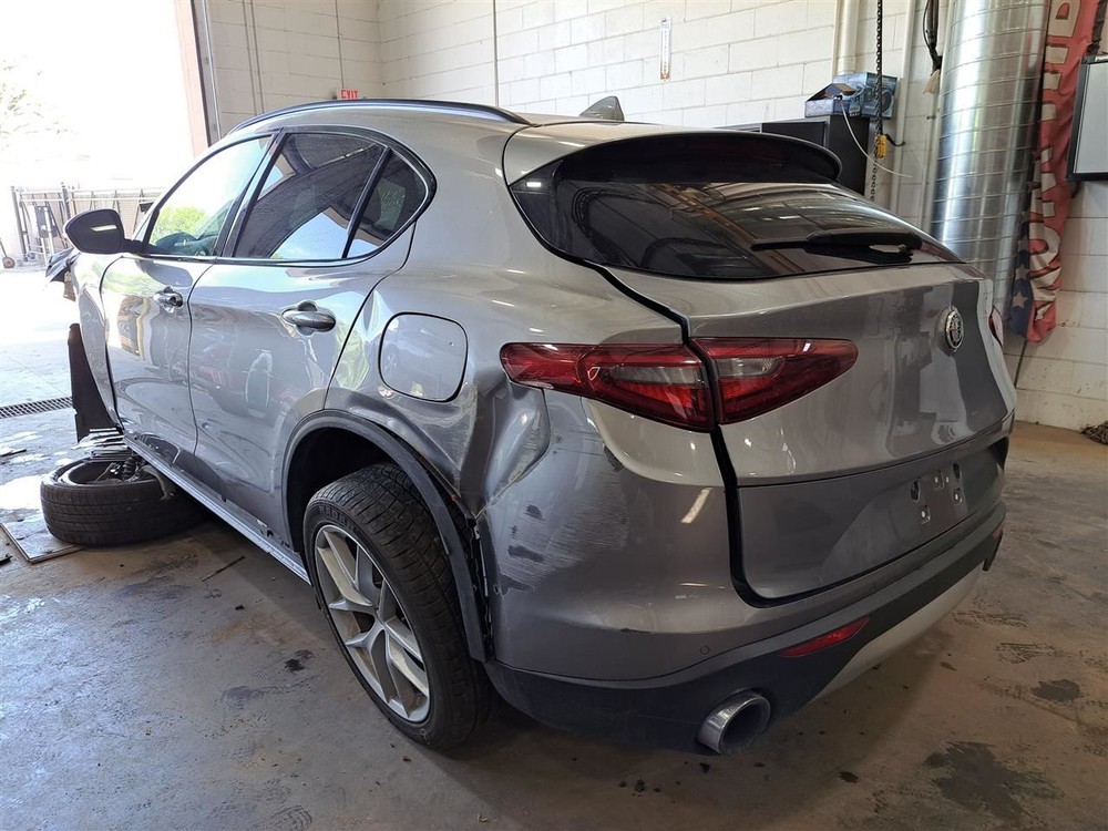 2018 Stelvio Display Screen Sku#4133343