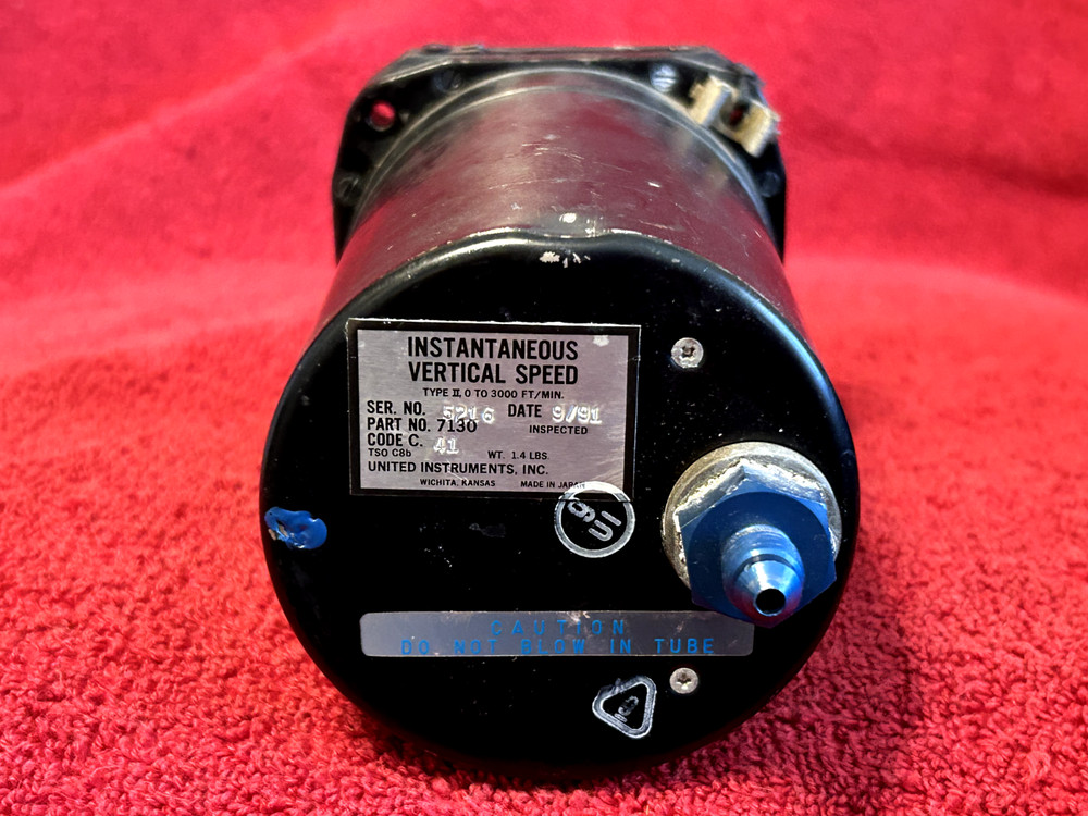 UNITED INSTRUMENTS IVSI P/N 7130 INSTANTANEOUS VERTICAL SPEED INDICATOR
