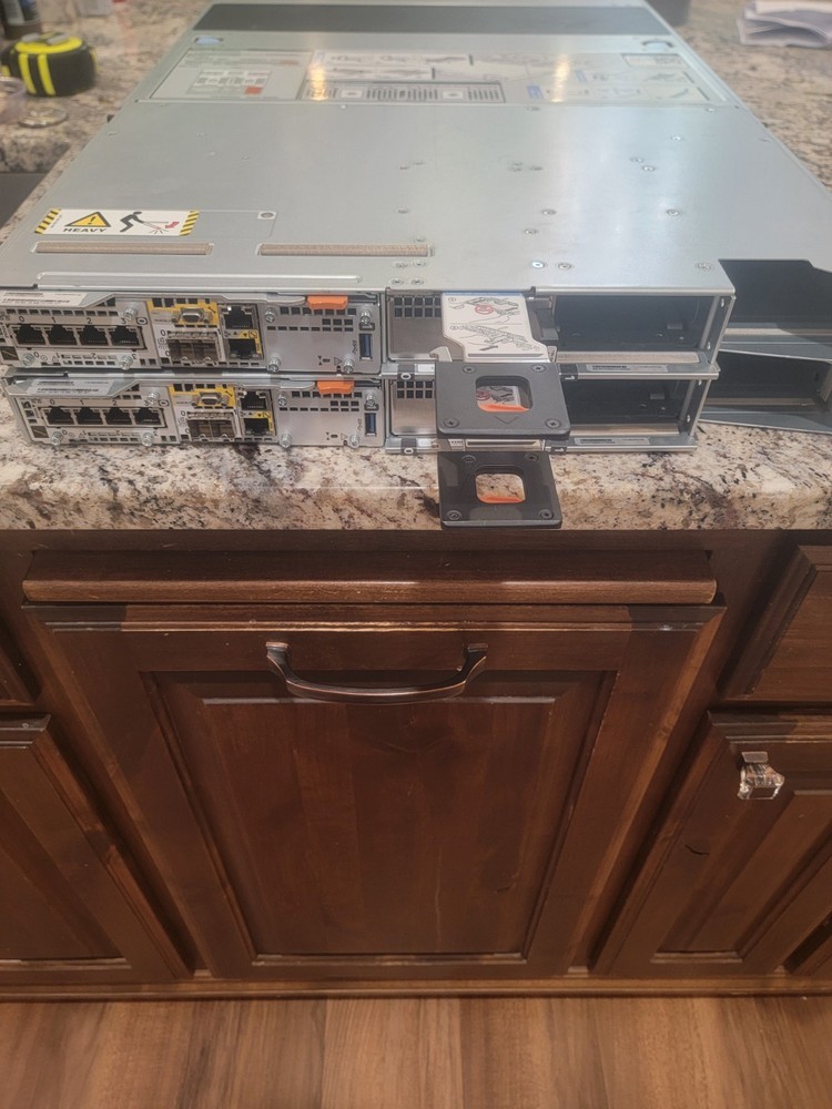 Dell EMC Unity XT 480F 25x 2.5" SFF Storage Array with I/O Modules