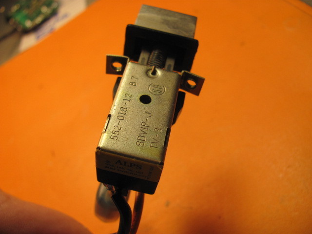SONY 1-552-018-12 PUSH SWITCH POWER TC-K4 CASSETTE DECK