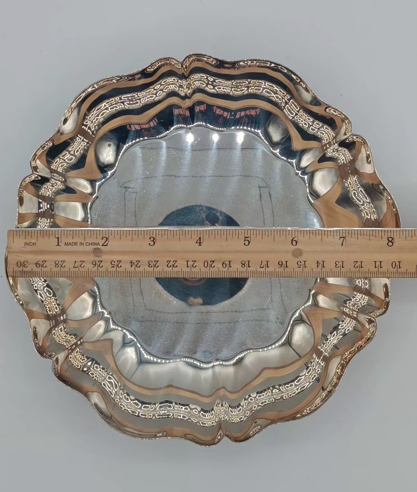 WM A ROGERS Footed Silverplated Candy Dish Scalloped Shell Serving Bowl