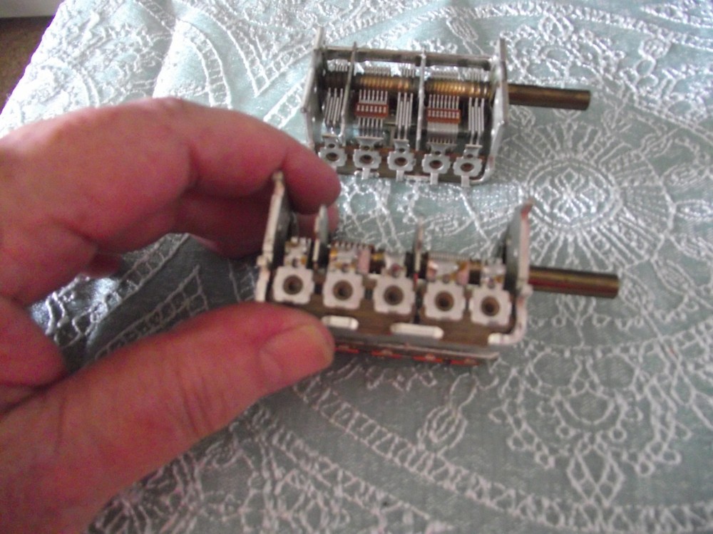 ALPS JAPAN VARIABLE CAPCITORS (2).