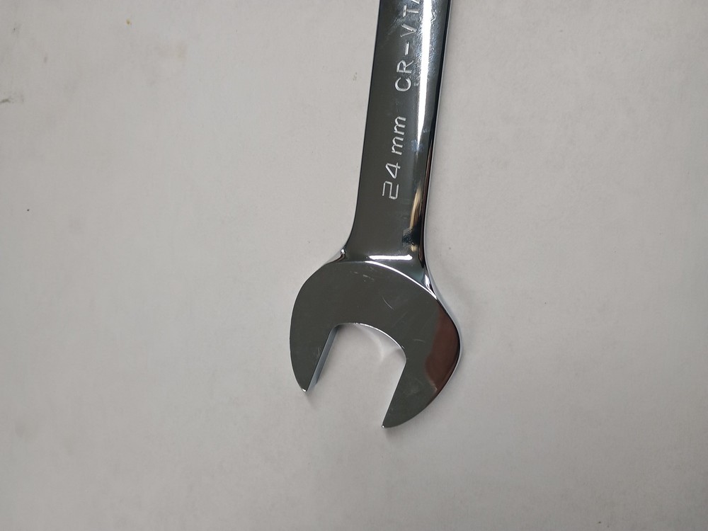 Paramount 24 mm LOCKING FLEX HEAD Ratcheting Combination Wrench Chrome