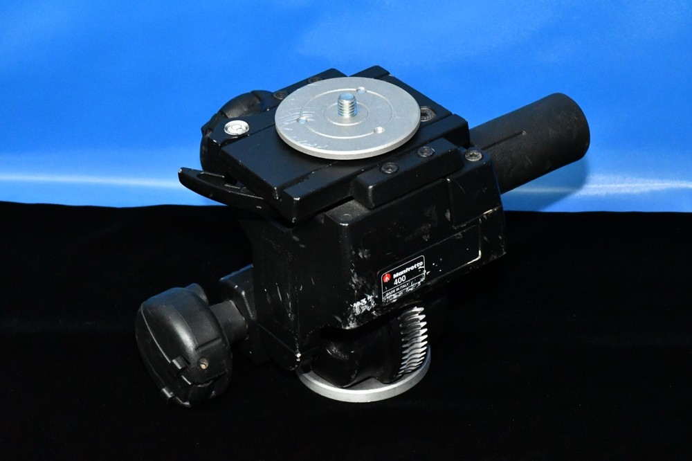 Manfrotto Geared Pan-and-Tilt Head with Select Quick Release Plates