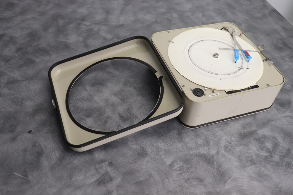 Dickson TH8-7F Temperature and Humidity Chart Recorder