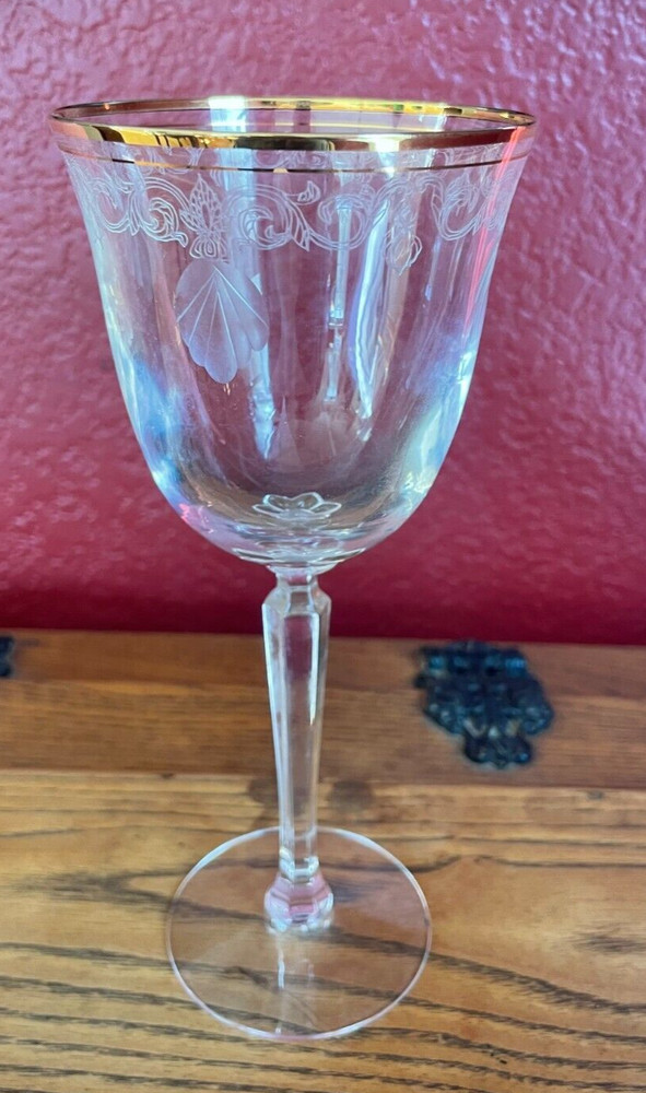Lenox Classic Shell Gold Trim Water Goblet
